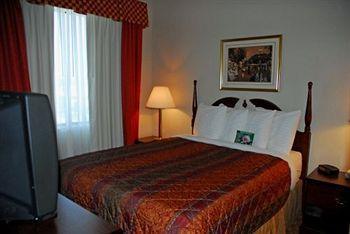 Chisholm Suite Hotel Duncan Esterno foto